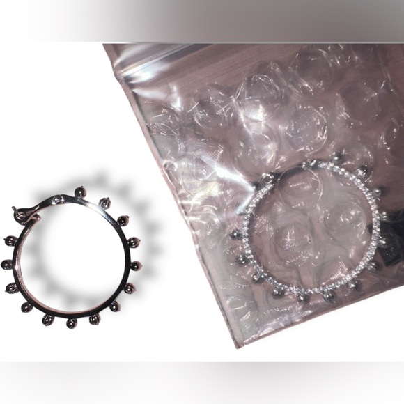 Judith Ripka 1.94ctw Bella Luce Diamond Sim Rhodium Sterling Silver Hoop Earring - Picture 1 of 6